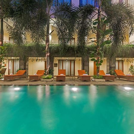 Zen Rooms Kuta Tuban Suites Екстериор снимка