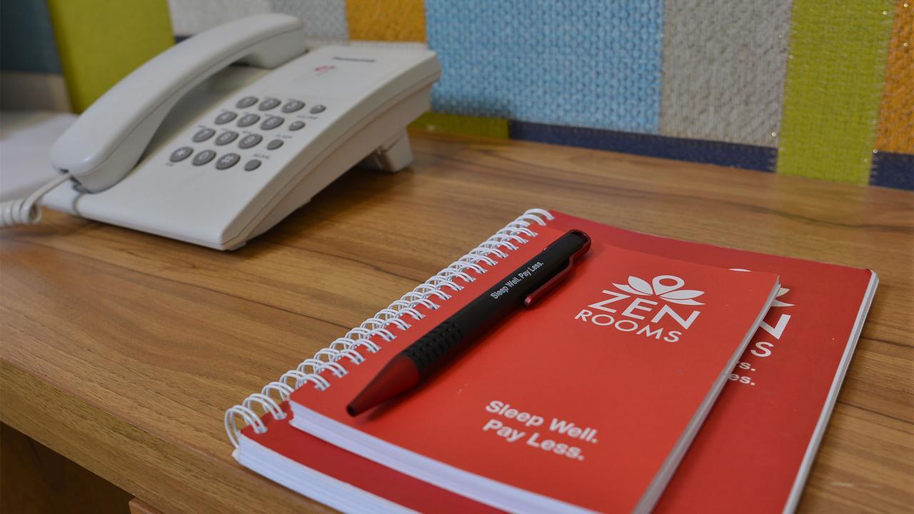 Zen Rooms Kuta Tuban Suites Екстериор снимка