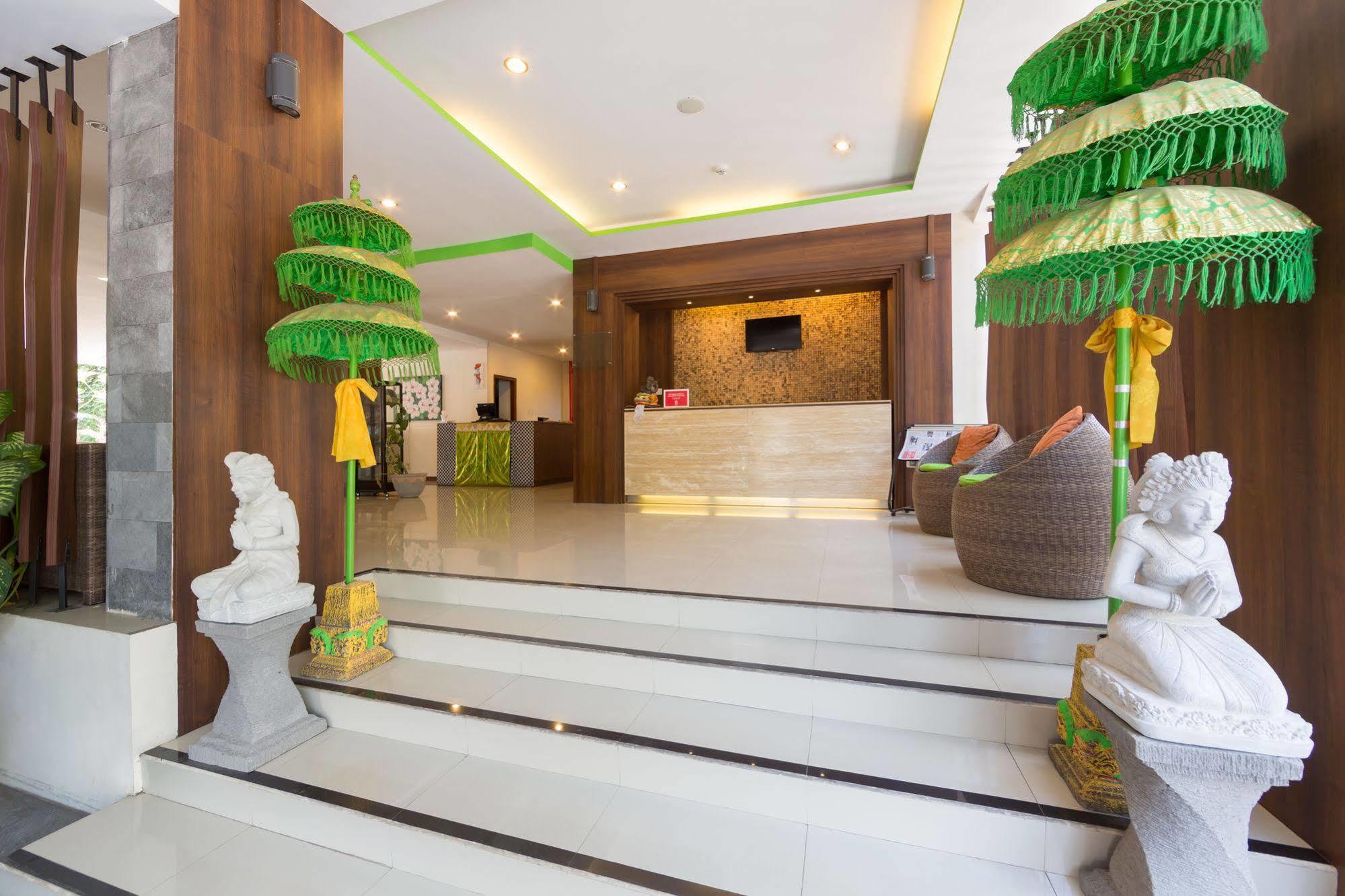 Zen Rooms Kuta Tuban Suites Екстериор снимка
